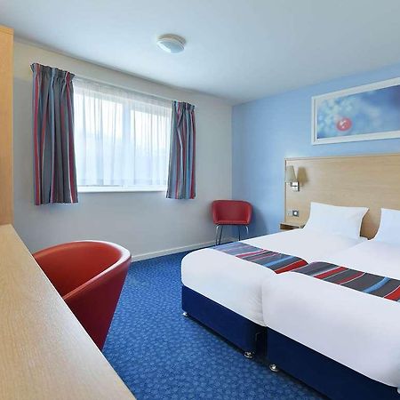 Travelodge Newbury Tot Hill Highclere Szoba fotó