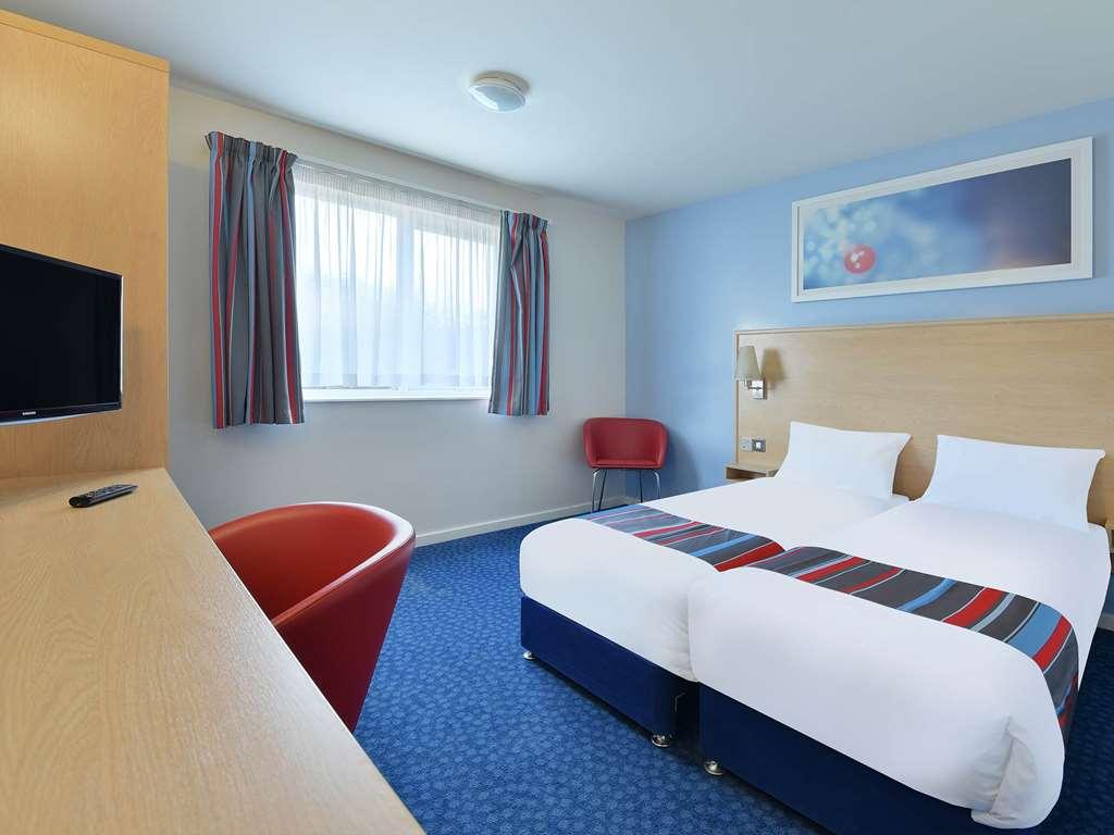 Travelodge Newbury Tot Hill Highclere Szoba fotó