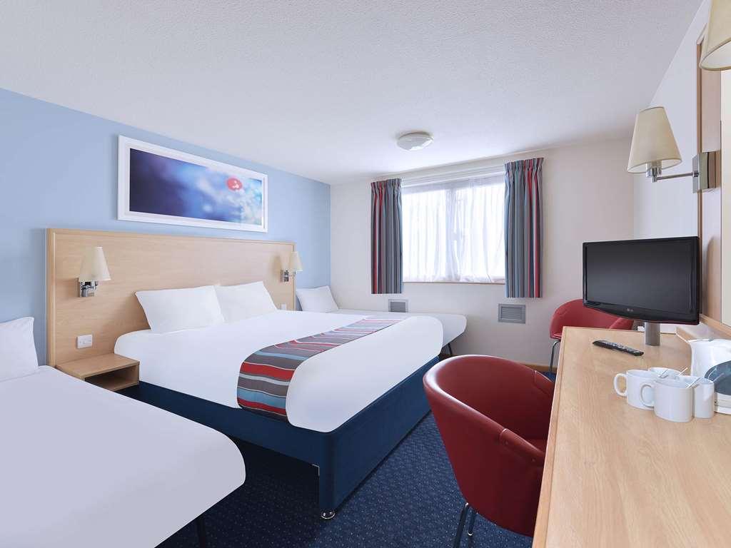 Travelodge Newbury Tot Hill Highclere Szoba fotó