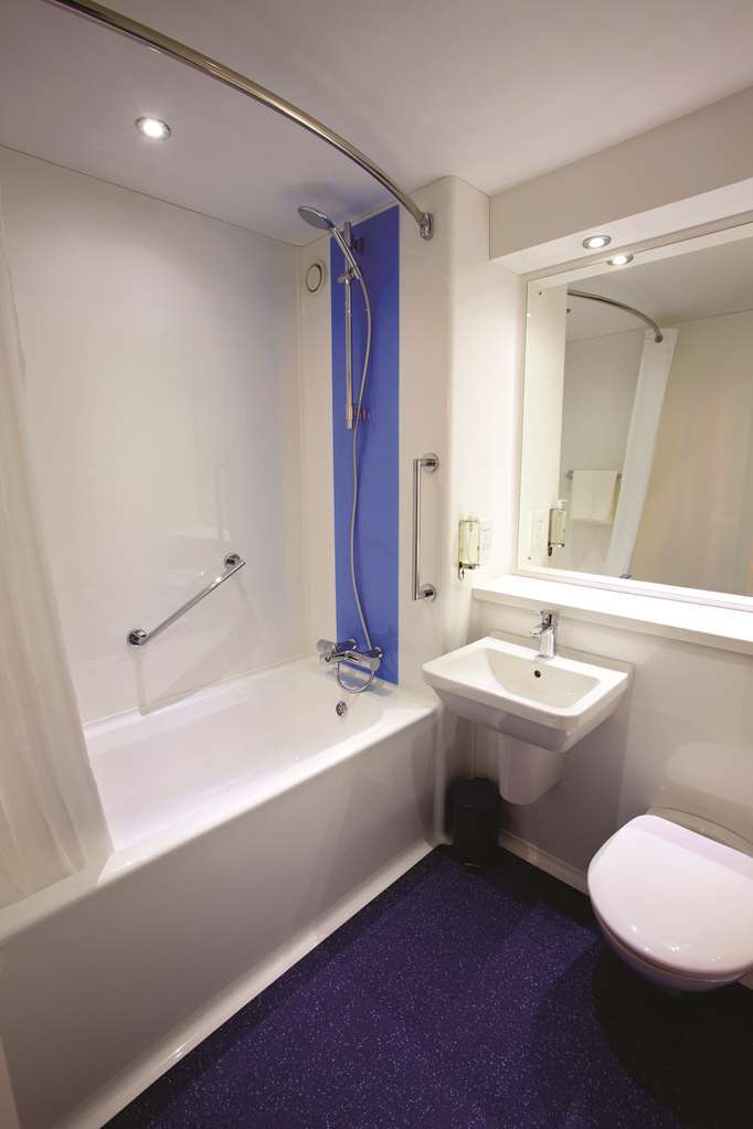 Travelodge Newbury Tot Hill Highclere Szoba fotó